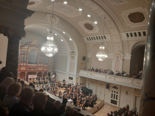 Zdjęcie do aktualności: Uczestnicy projektu na koncercie „Duet, czyli kwartet…” w Filharmonii Poznańskiej wiecej